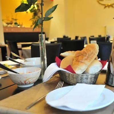 Ocean Pearl Frankfurt Station 3*