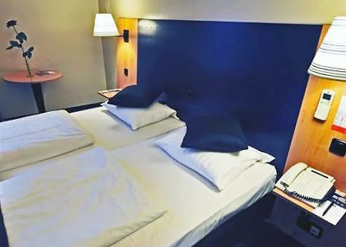 Ocean Pearl Frankfurt Station Hotel